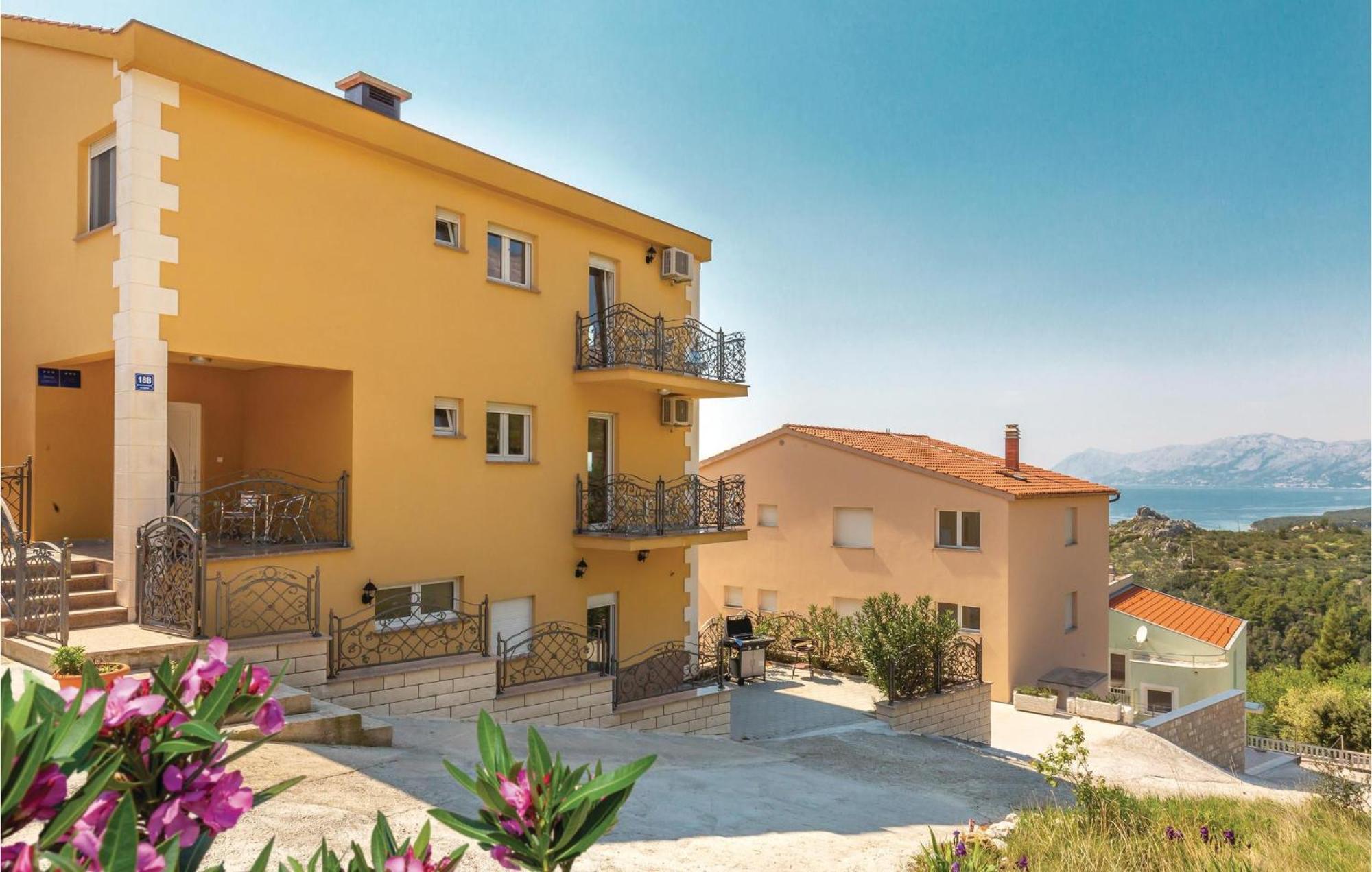 Gorgeous Apartment In Krvavica With Kitchen Exterior foto